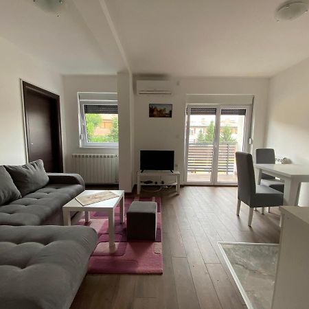 Dom Apartmani Kragujevac Eksteriør bilde
