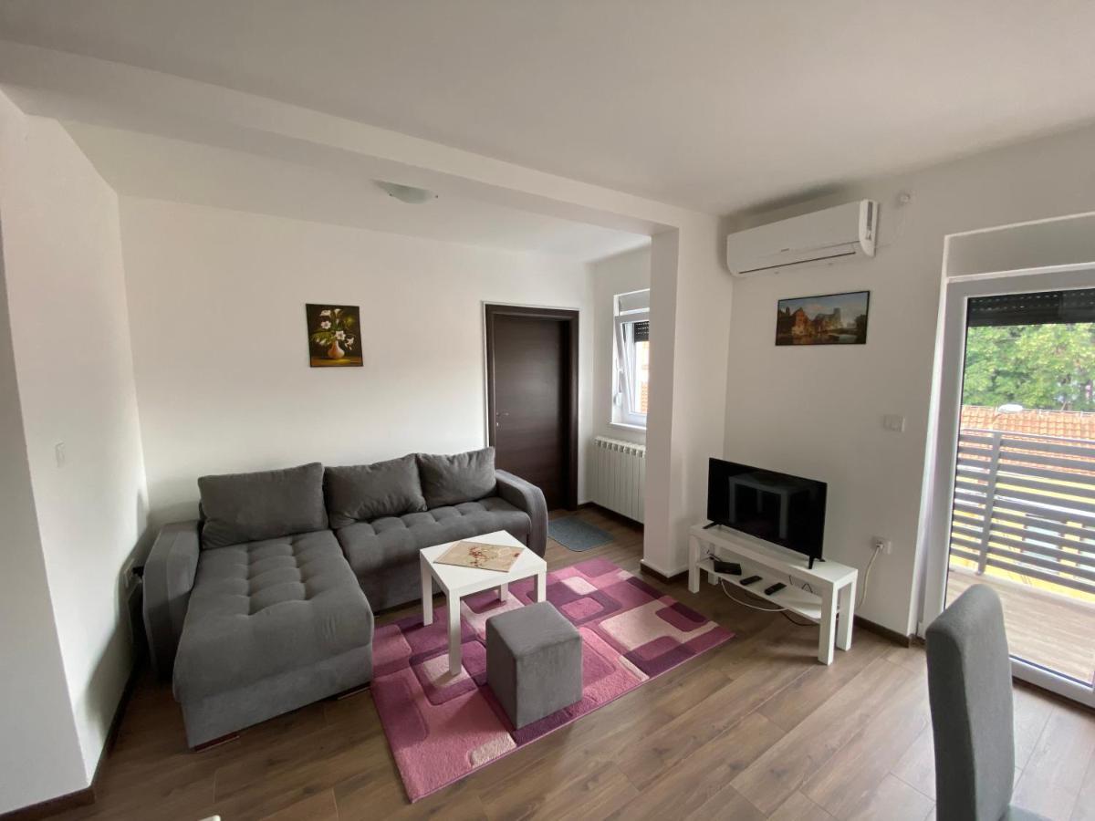 Dom Apartmani Kragujevac Eksteriør bilde